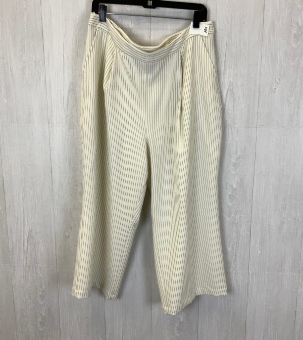 Pants Cropped By Alex Marie In White, Size: 18 Online now