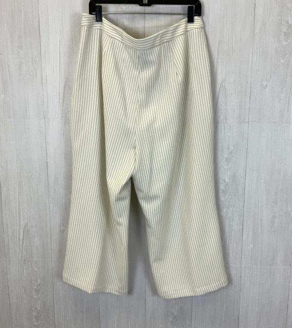 Pants Cropped By Alex Marie In White, Size: 18 Online now