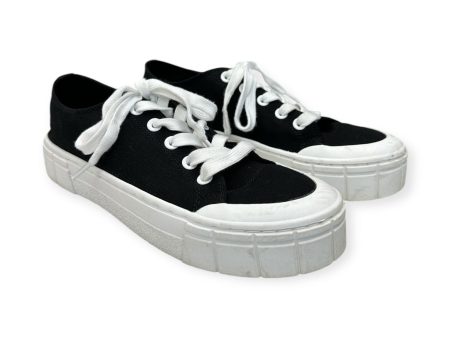 Shoes Sneakers By Mad Love In Black & White, Size: 10 Online Sale