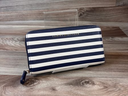 Wallet By Tommy Hilfiger, Size: Medium Online Sale